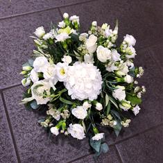 Classic white posy 